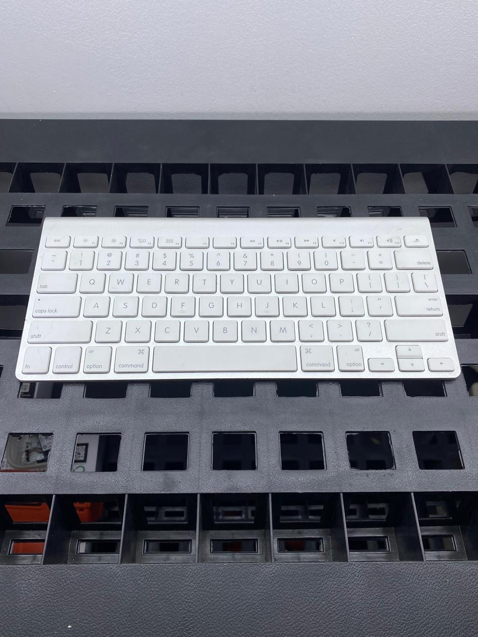 Teclado apple a1314 características sale