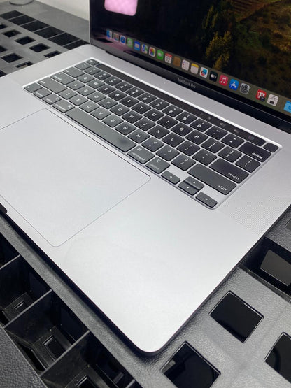 Laptop Apple MacBook Pro 2019 16" Core i7-9750H 16GB RAM 512GB SSD macOS Sonoma c/cargador