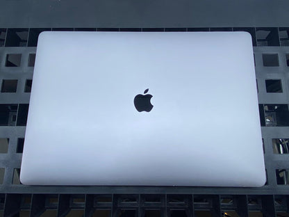 Laptop Apple MacBook Pro 2019 16" Core i7-9750H 16GB RAM 512GB SSD macOS Sonoma c/cargador