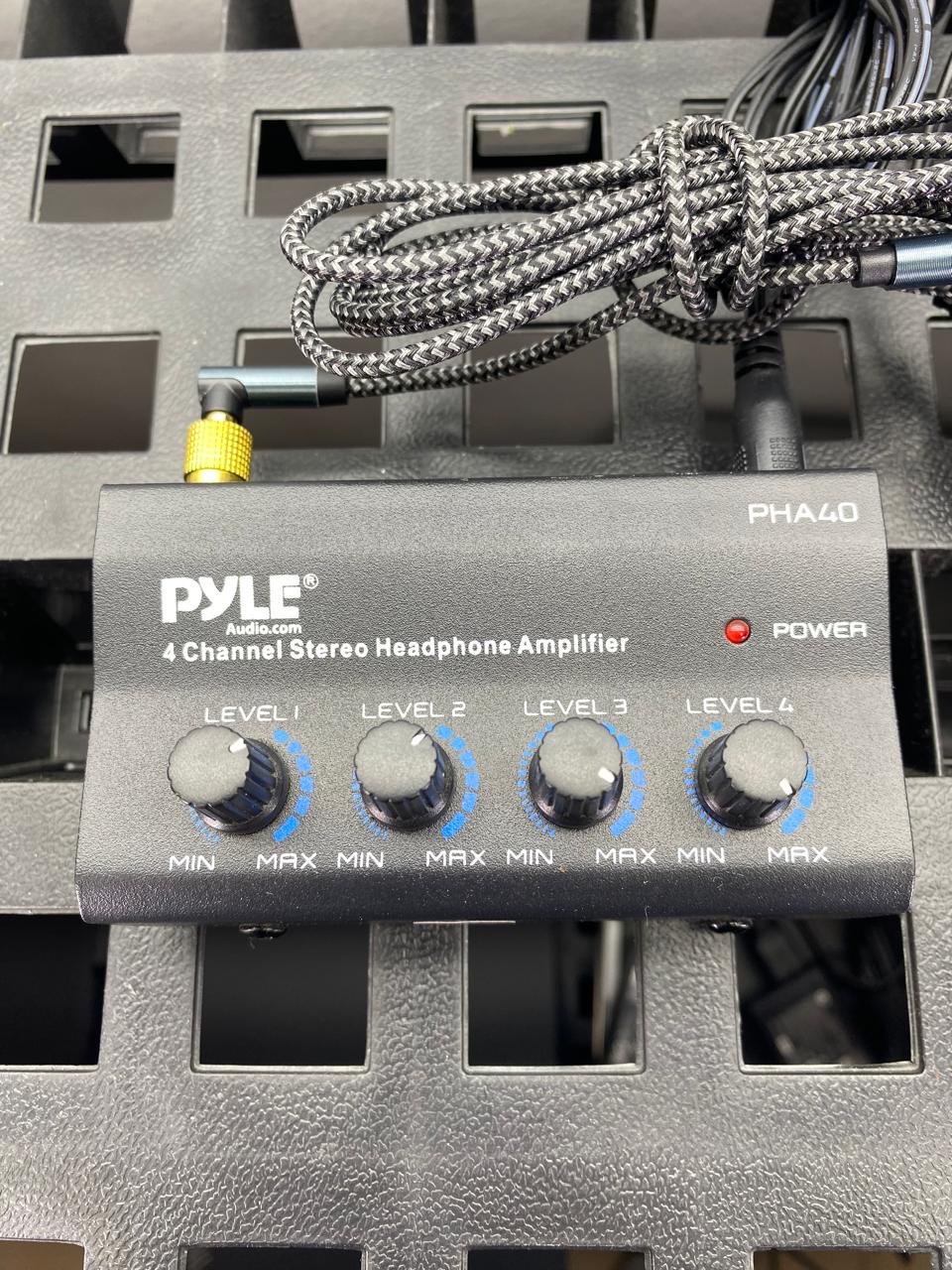 Amplificador de Audífonos de 4 Canales Pyle PHA40 con Adaptador de Corriente y Cable de Audio