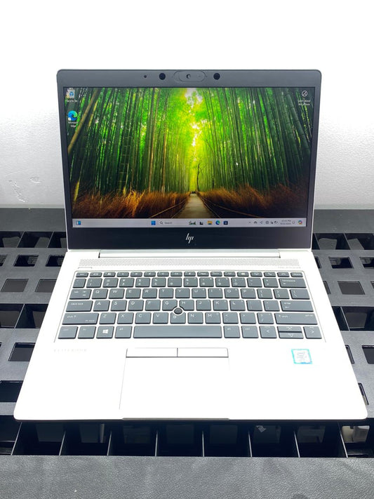 Laptop HP EliteBook 830 G6 13.3" Core i7-8665U 16GB RAM 512GB M.2 SSD WINDOWS 11 PRO c/cargador