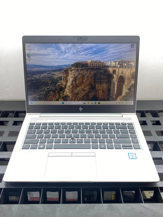 Laptop HP EliteBook 840 G5 14" Core i5-8350U 16GB RAM 512GB M.2 SSD WINDOWS 11 PRO c/cargador