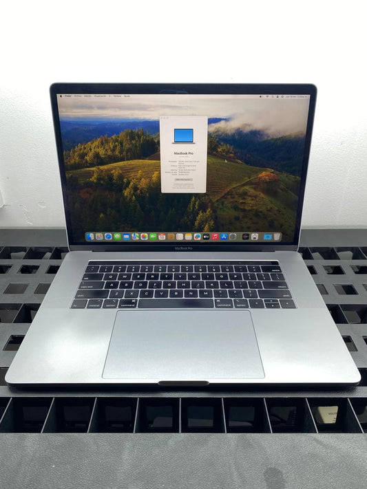 Laptop Apple MacBook Pro 2018 15.4" Core i7-8850H 16GB RAM 512GB SSD macOS Sonoma c/cargador