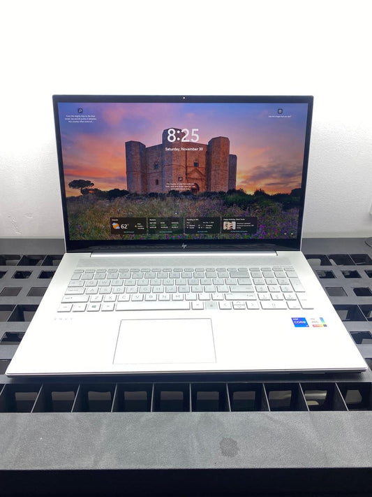 Laptop HP Envy 17-cg1000 17.3" Touchscreen Core i7-1165G7 32GB RAM 512GB NVMe SSD WINDOWS 11 HOME c/cargador