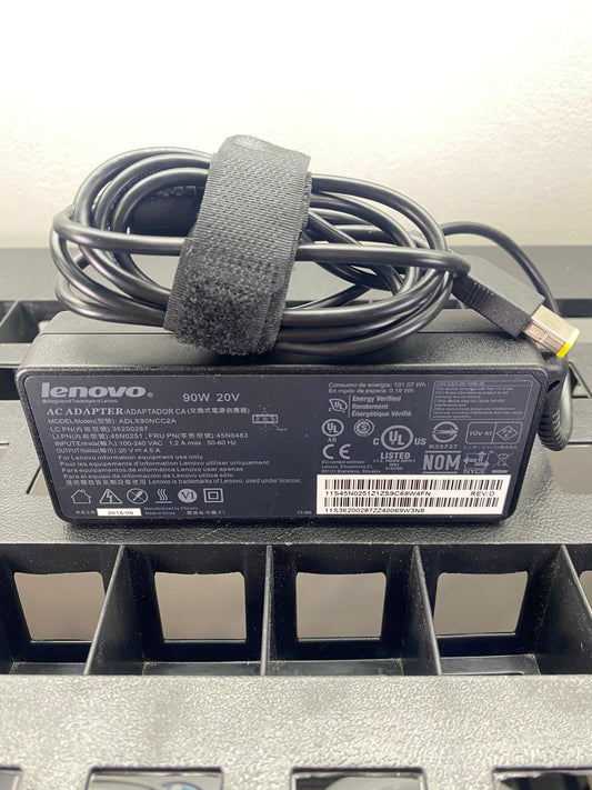 Cargador Lenovo Punta Amarilla Cuadrada de 90W para Laptop c/ Cable de Corriente