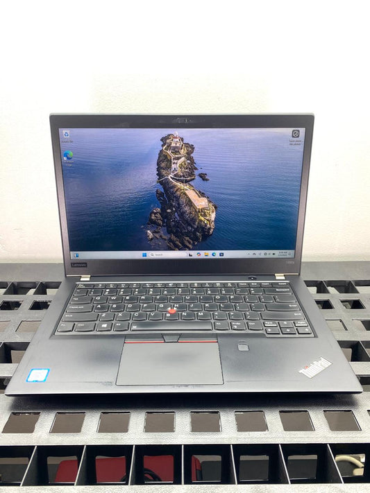 Laptop Lenovo Thinkpad T480s 14" Core i5-8350U 16GB RAM 256GB NVMe SSD WIN 11 c/ cargador