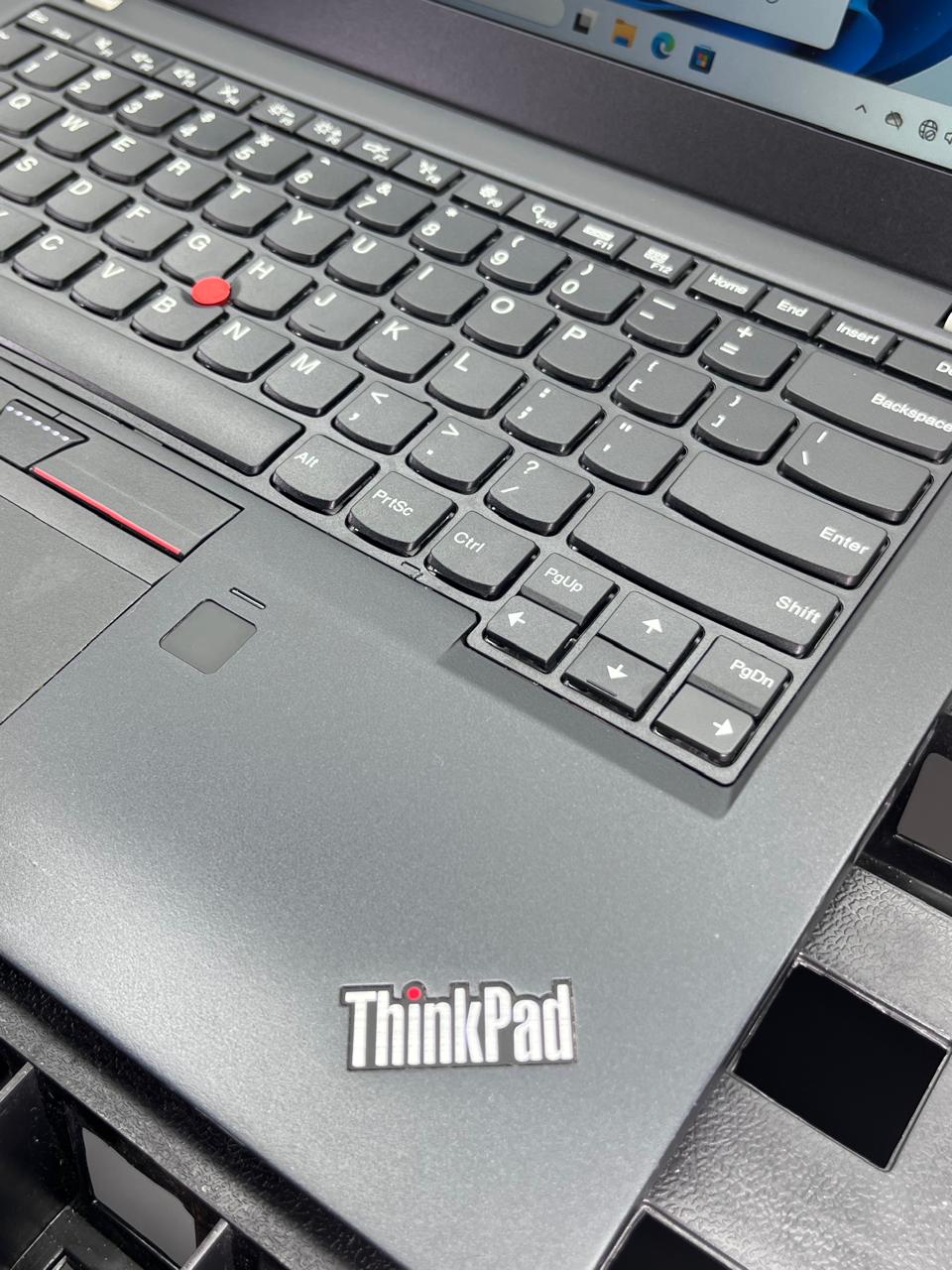 Laptop Lenovo ThinkPad T460s 14" Core i5-6200U 12GB RAM 256GB M.2 SSD WINDOWS 11 PRO c/cargador